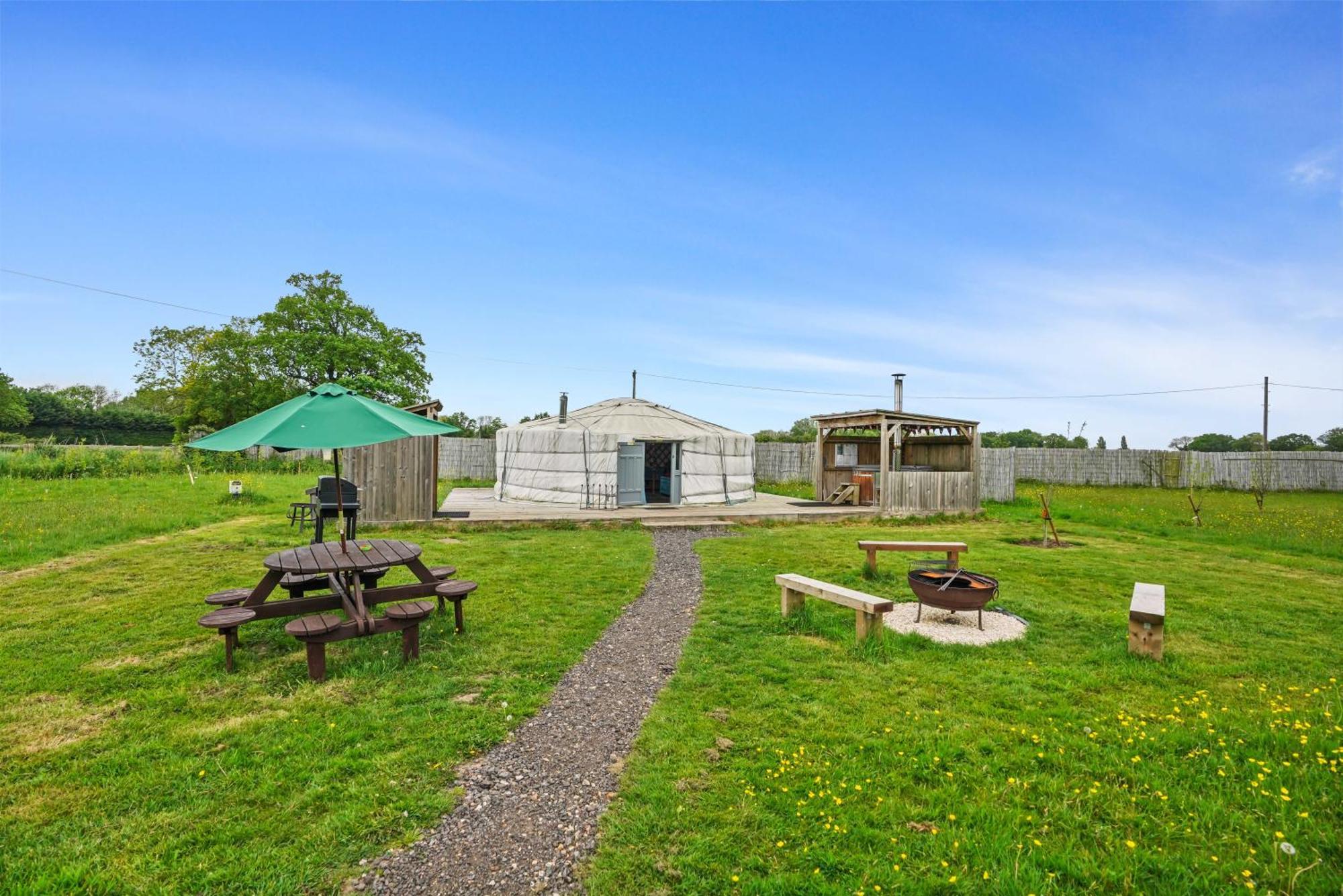 Glamp And Tipple Ltd Great Ellingham Exterior foto
